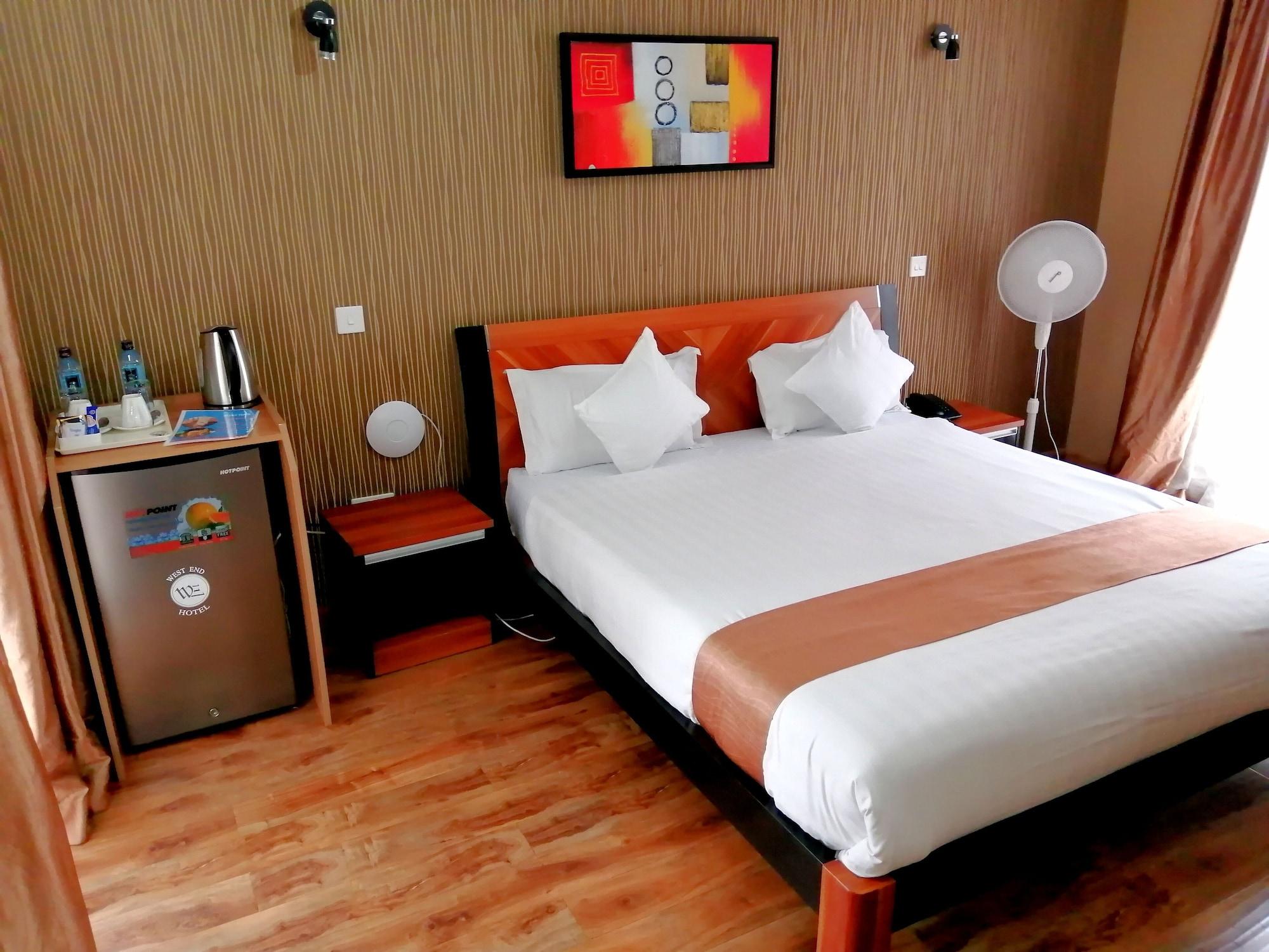 We Hotel And Suites Nairobi Buitenkant foto