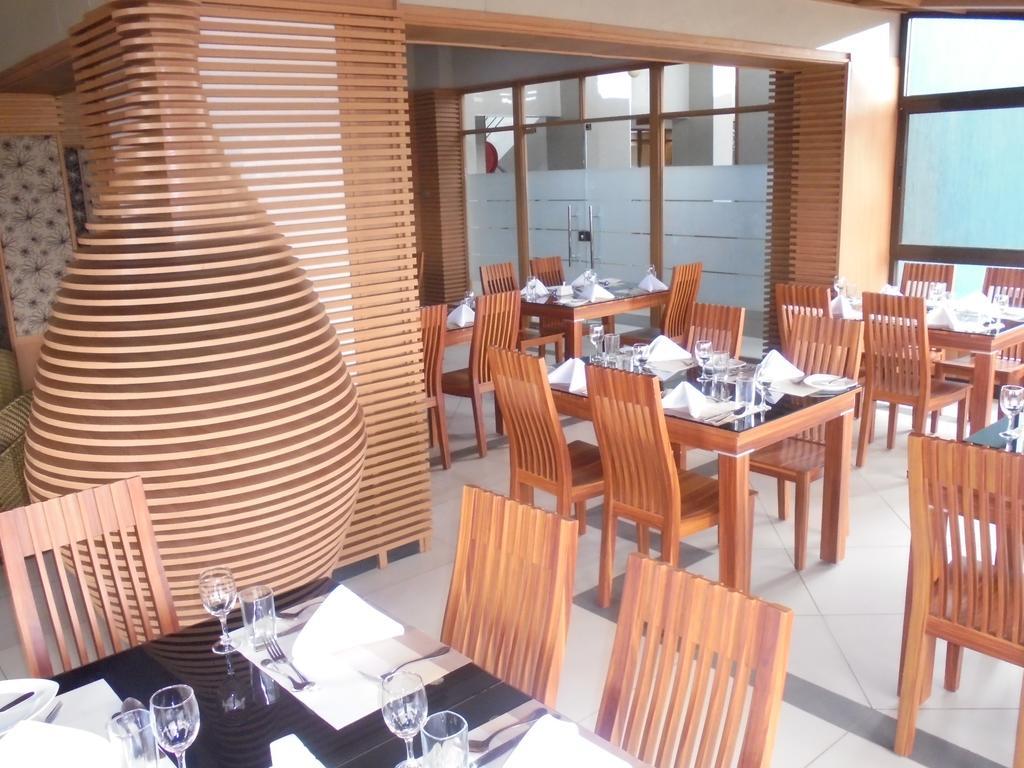 We Hotel And Suites Nairobi Buitenkant foto