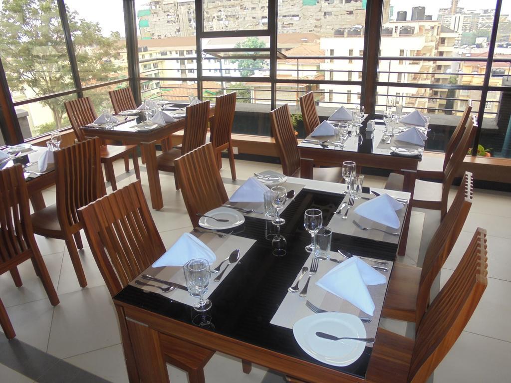 We Hotel And Suites Nairobi Buitenkant foto
